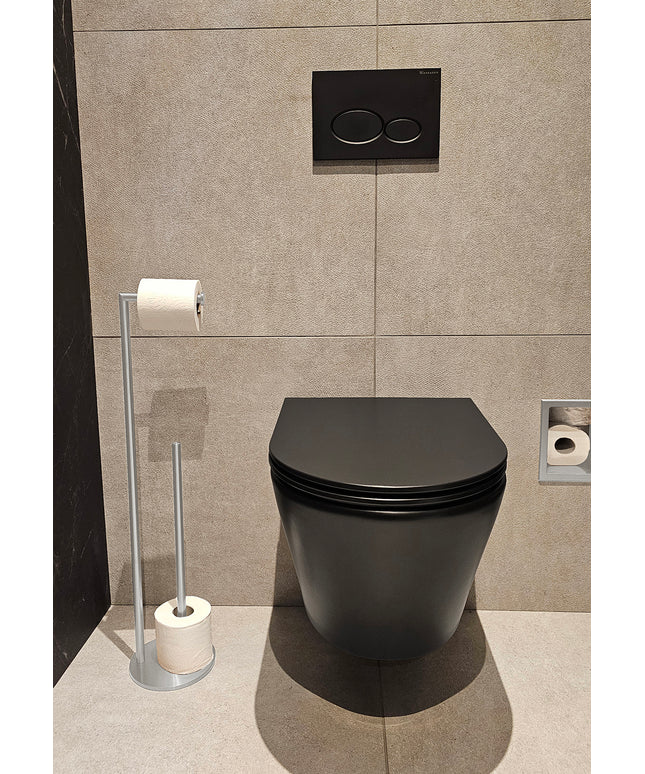 Wiesbaden Alonzo vrijstaande toiletrolhouder met reserverolhouder chroom - sfeerfoto | Schwertz & Co