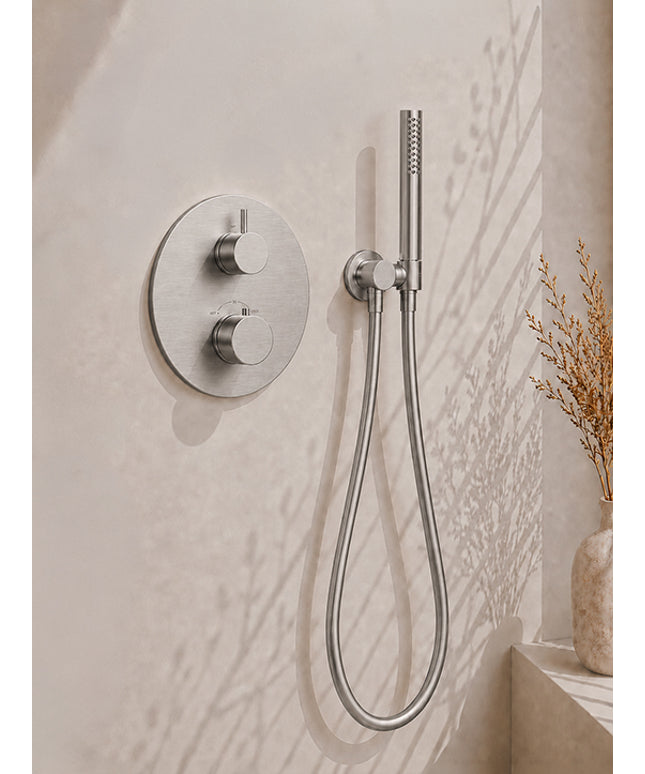 Wiesbaden Caral ronde inbouwthermostaat 30 cm staafhanddouche geborsteld staal - detailfoto | Schwertz & Co