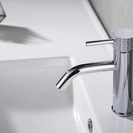 Wiesbaden Ribbd wastafelkraan chroom - detailfoto geribbeld motief | Schwertz & Co