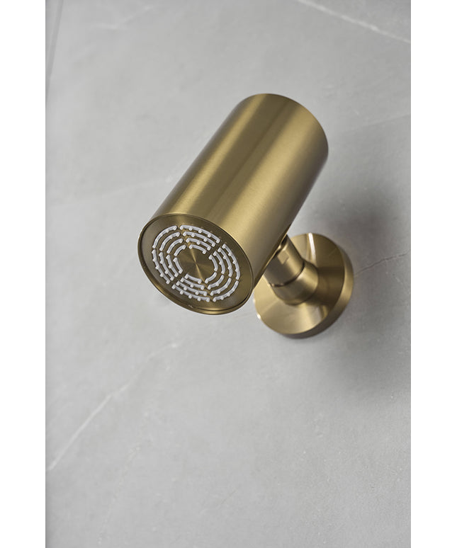 Wiesbaden UniMatch Beam hoofddouche geborsteld messing - sfeerfoto | Schwertz & Co