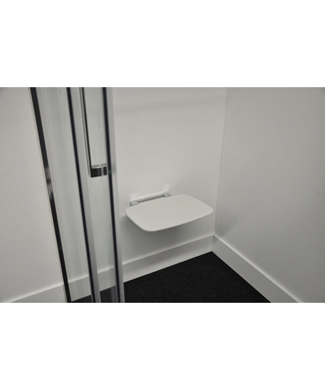 Xellanz Serva siège de douche rabattable blanc - photo d'ambiance | Schwertz & Co