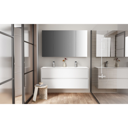 HAYAT spiegelkast – 3 asymmetrische enkelzijdige spiegeldeuren – 120x70x15 cm – Glanzend wit