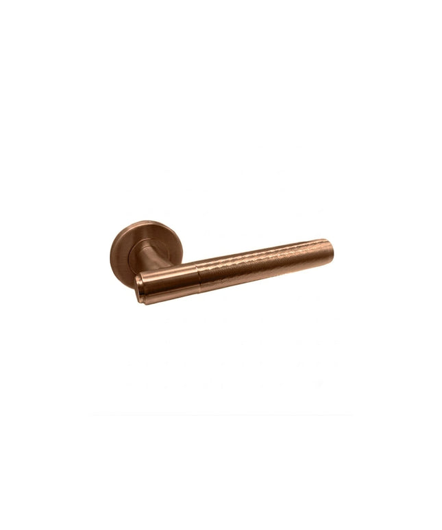 DutchLine Hammer deurkruk PC55 geborsteld brons koper handgehamerd